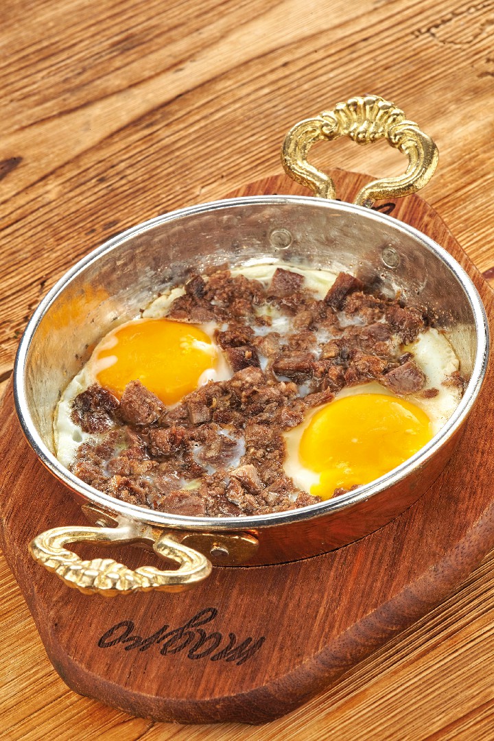 Sahanda Kavurmalı Yumurta